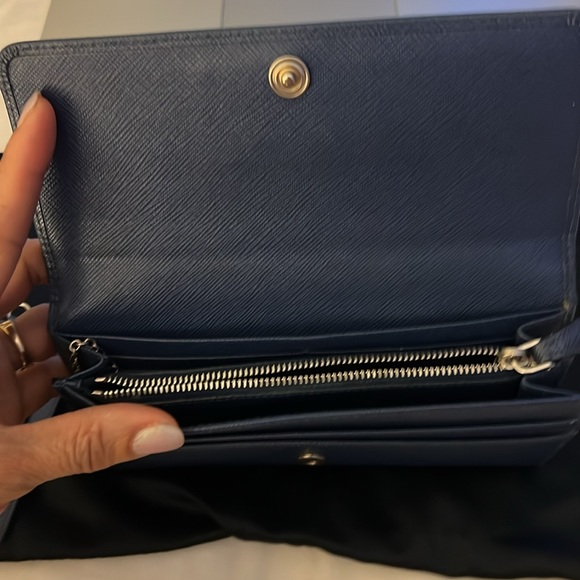 Parada Saffiano lock leather flap wallet with chain card - Picture 5 of 16